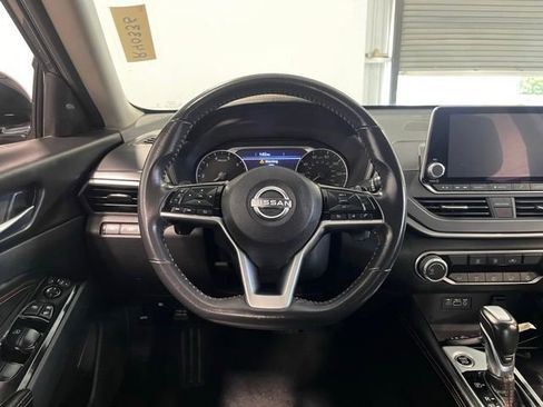 Used 2023 Nissan Altima 2.5 SR FWD image 21