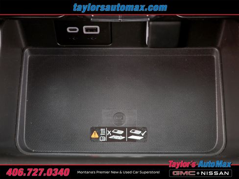 Used 2024 GMC Yukon XL SLT w/ SLT Luxury Package image 27