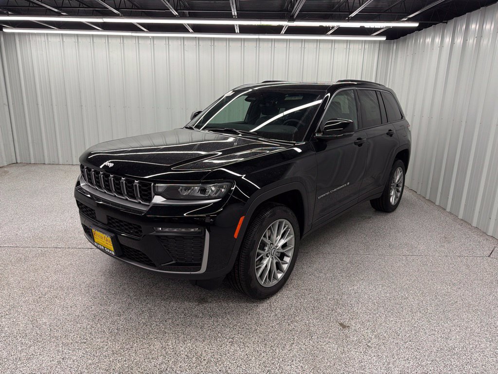 New 2027 Jeep Grand Cherokee Limited RWD image 2