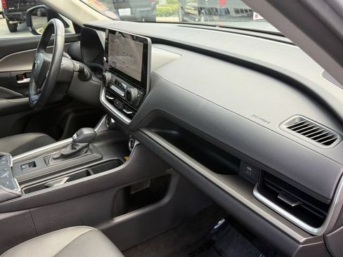 Certified 2024 Toyota Grand Highlander FWD image 19