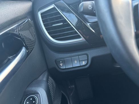 Used 2025 Kia Seltos S image 33