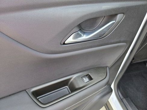 Used 2025 Chevrolet Blazer LT FWD image 24
