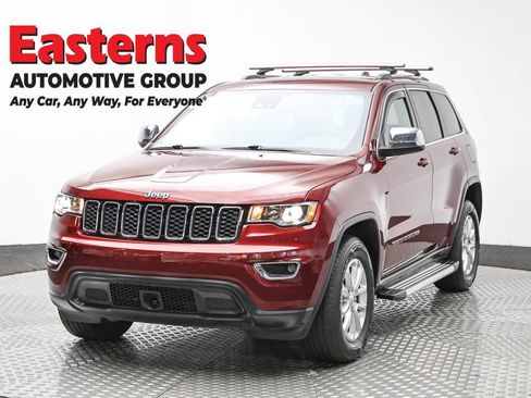 Used 2021 Jeep Grand Cherokee Laredo w/ Security & Convenience Group AWD/4WD image 1