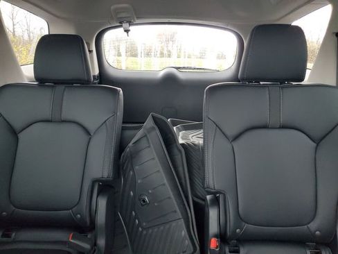 Used 2025 Honda Pilot Touring image 21