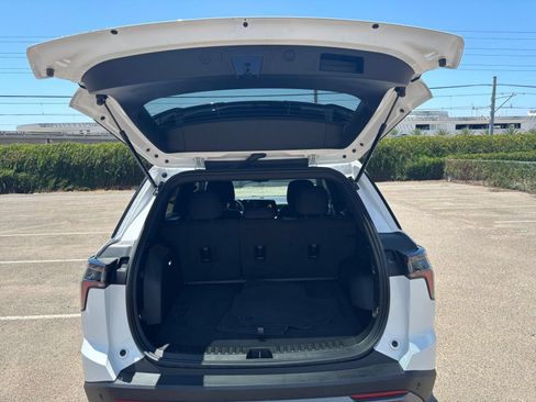 Used 2025 Chevrolet Equinox LT FWD image 26