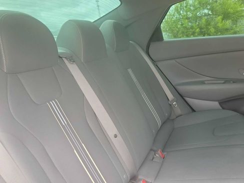 Used 2024 Hyundai Elantra SEL FWD image 17
