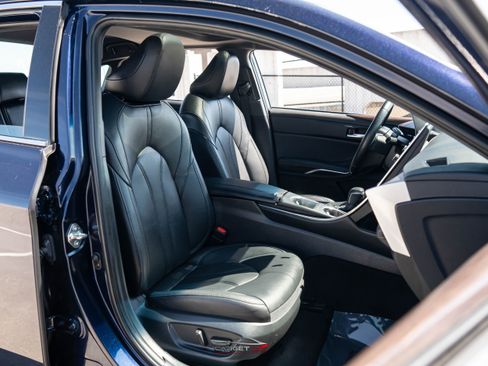 Used 2021 Toyota Avalon XLE w/ Moonroof Package image 13