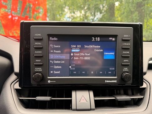 Used 2022 Toyota RAV4 LE AWD/4WD image 25