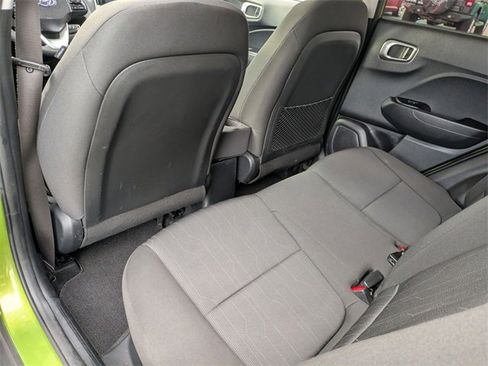 Certified 2022 Hyundai Venue SE image 34