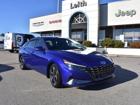 Used 2022 Hyundai Elantra Limited w/ Cargo Package image 1