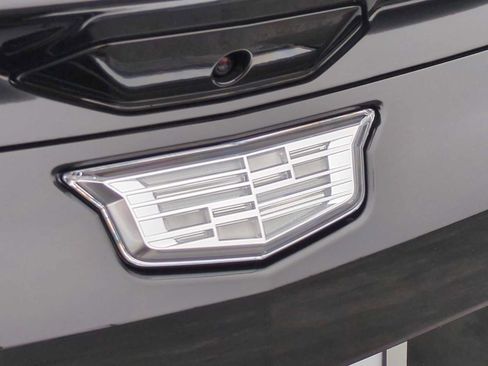 New 2026 Cadillac Optiq Luxury 1 image 8