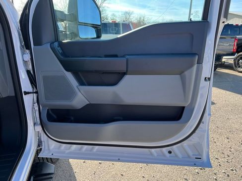 New 2026 Ford F350 XL w/ XL Chrome Package image 19
