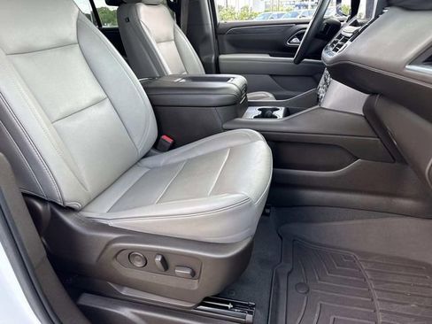 Used 2021 GMC Yukon SLT w/ SLT Premium Package RWD image 11