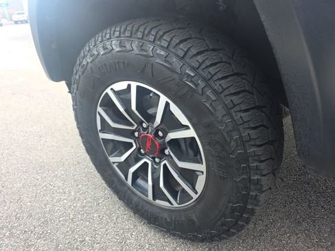 Used 2020 Toyota Tacoma TRD Sport image 12