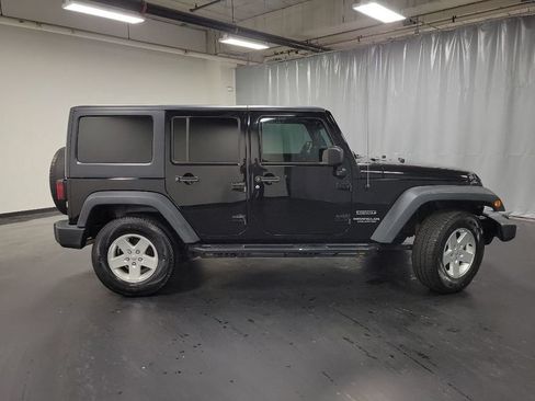 Used 2017 Jeep Wrangler Unlimited Sport w/ Quick Order Package 24S AWD/4WD image 10