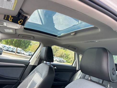 New 2026 Volkswagen Jetta SE FWD image 22
