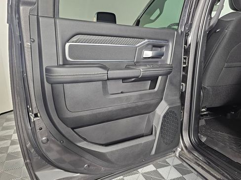 New 2026 RAM 3500 Big Horn AWD/4WD image 32