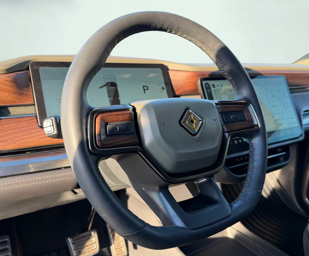 Used 2023 Rivian R1S Adventure Quad AWD/4WD image 22