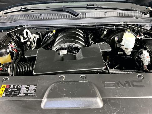 Used 2020 GMC Yukon Denali w/ Denali Premium Package image 30