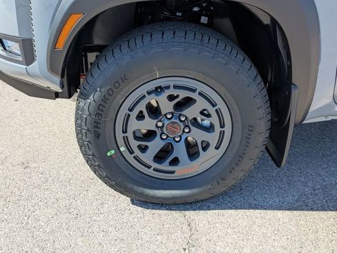 New 2026 Nissan Frontier PRO-4X w/ Tow Package AWD/4WD image 4