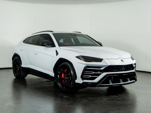 Used 2020 Lamborghini Urus image 3