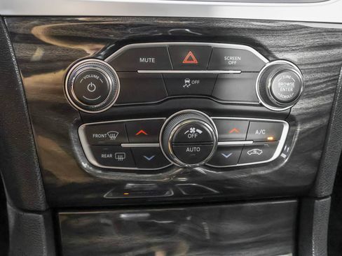 Used 2022 Chrysler 300 Touring w/ Sport Appearance Package RWD image 30
