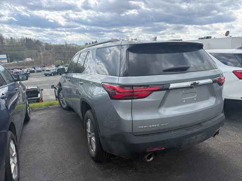 Used 2023 Chevrolet Traverse LT image 6
