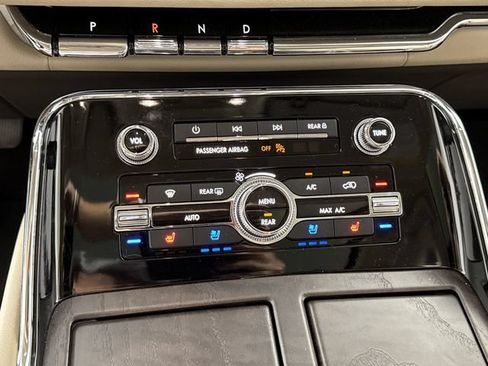 Certified 2023 Lincoln Navigator Reserve AWD/4WD image 9