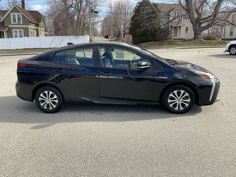 Used 2021 Toyota Prius XLE w/ Carpet Mat Package (TMS) image 6