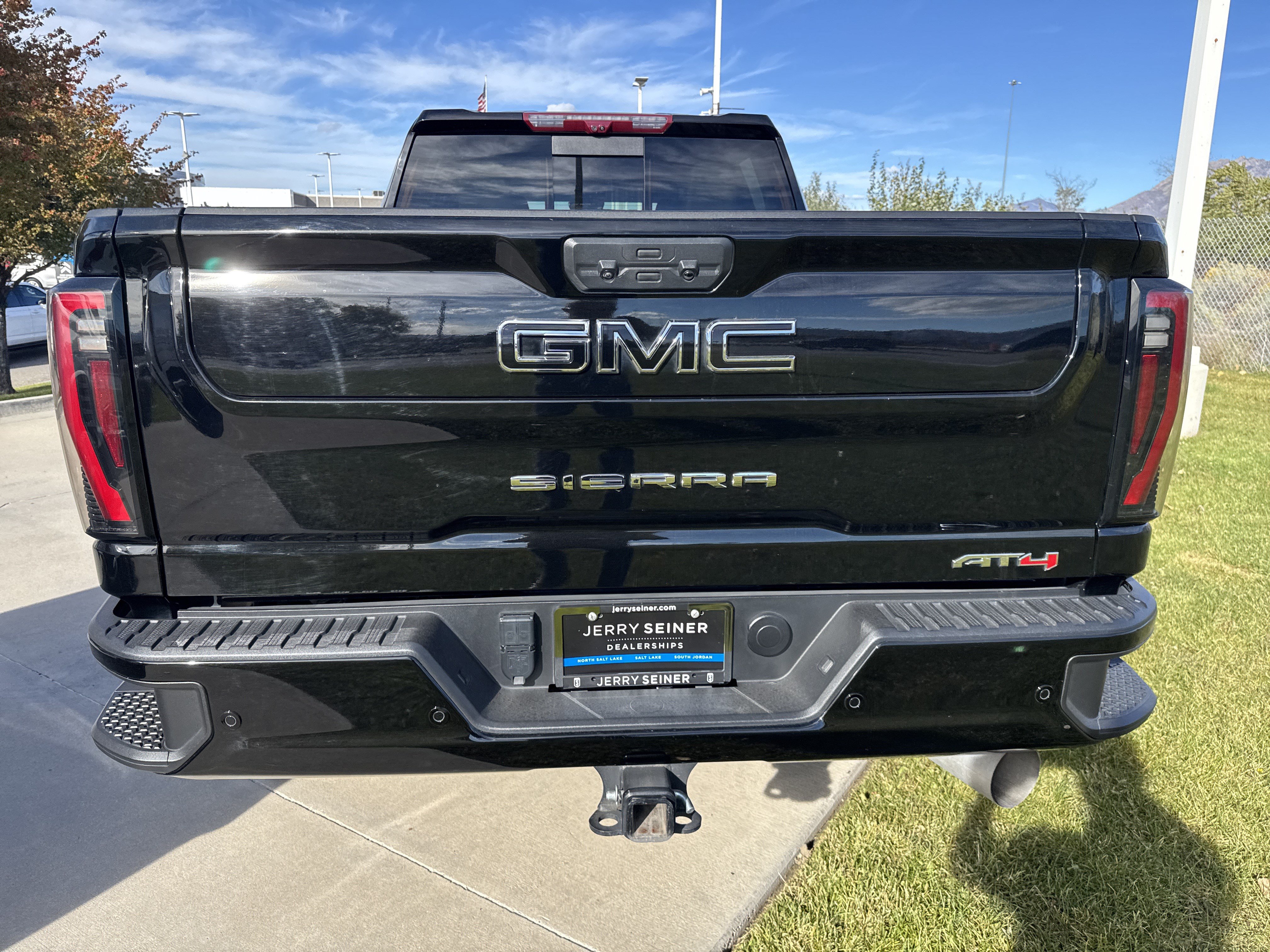 Certified 2024 GMC Sierra 3500 AT4 w/ AT4 Premium Plus Package AWD/4WD image 4