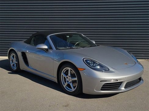 Certified 2023 Porsche 718 Boxster image 9