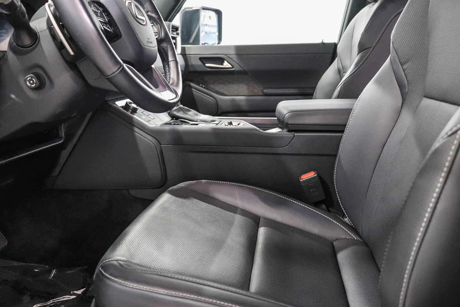 Used 2024 Lexus GX 550 w/ Accessory Package (Z1) AWD/4WD image 18