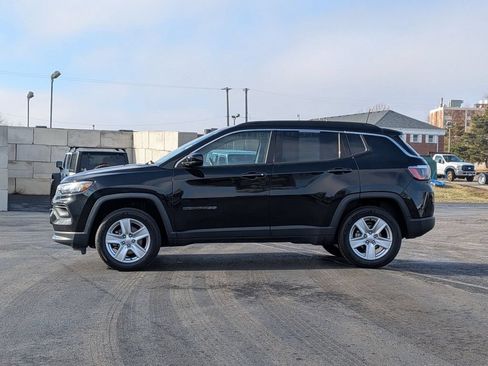Used 2022 Jeep Compass Latitude w/ Convenience Group AWD/4WD image 4