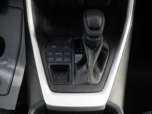 Certified 2025 Toyota RAV4 LE image 29