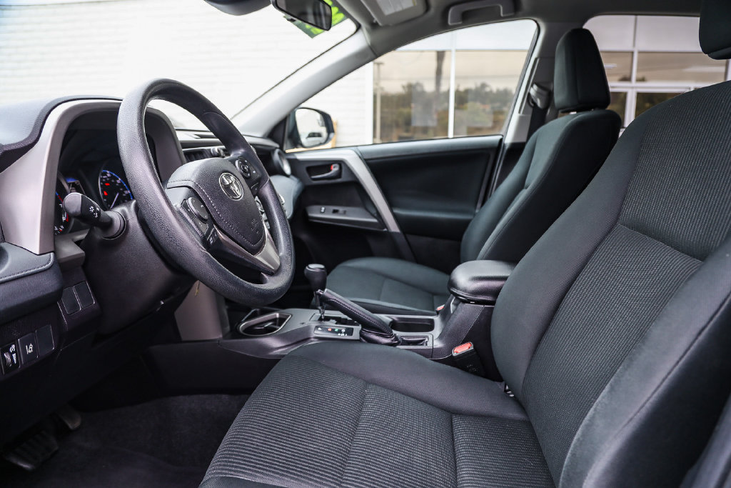 Used 2017 Toyota RAV4 LE w/ Carpet Mat Package FWD image 18