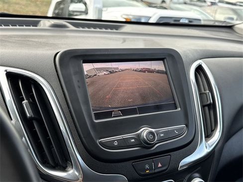 Used 2023 Chevrolet Equinox LT image 18