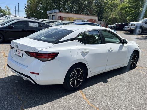 Used 2024 Nissan Sentra SV image 7