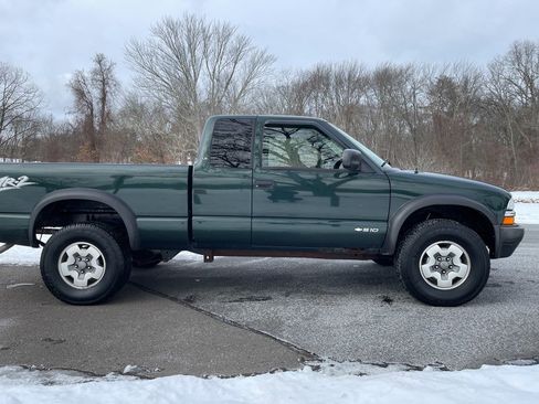 Used 2002 Chevrolet S10 Pickup LS w/ LS Preferred Equipment Group image 26