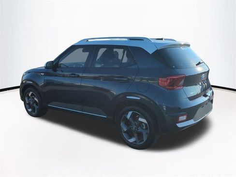 New 2026 Hyundai Venue SEL FWD image 7