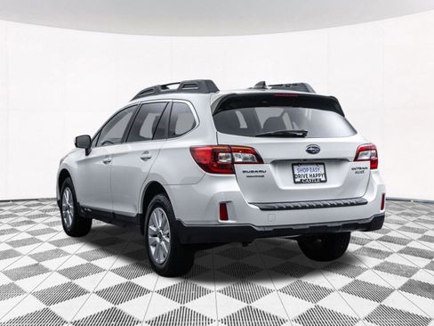 Used 2017 Subaru Outback 2.5i Premium image 9