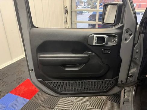 Used 2023 Jeep Wrangler Unlimited w/ Cold Weather Group AWD/4WD image 11