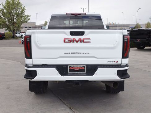 Used 2024 GMC Sierra 3500 AT4 w/ Technology Package AWD/4WD image 5