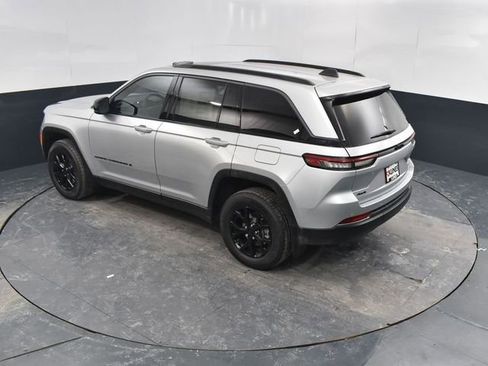 New 2026 Jeep Grand Cherokee Altitude AWD/4WD image 39