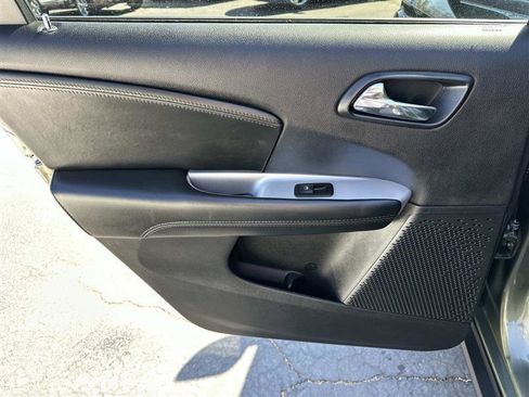 Used 2017 Dodge Journey SXT FWD image 10