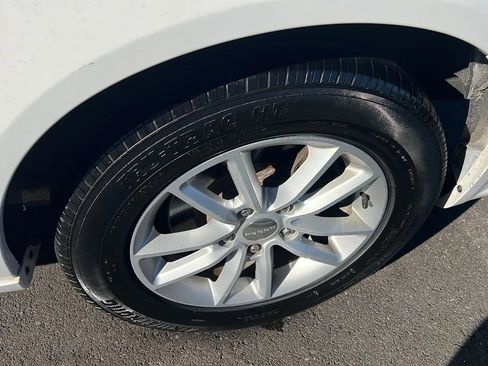 Used 2019 Dodge Grand Caravan SXT image 19