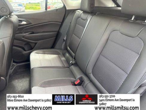 Used 2024 Chevrolet Trax LT w/ LT Convenience Package FWD image 22