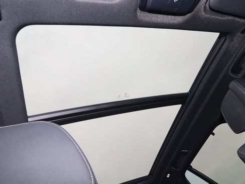 Used 2021 BMW X5 M50i image 11