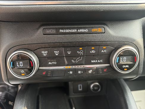 Used 2020 Ford Escape Titanium AWD/4WD image 28