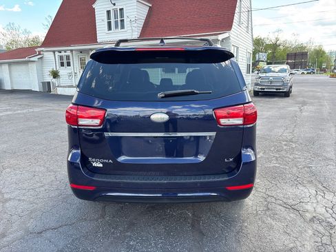 Used 2018 Kia Sedona LX w/ LX Essentials Premium Package FWD image 6