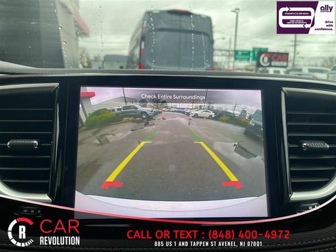 Used 2024 Chrysler Pacifica Limited FWD image 22